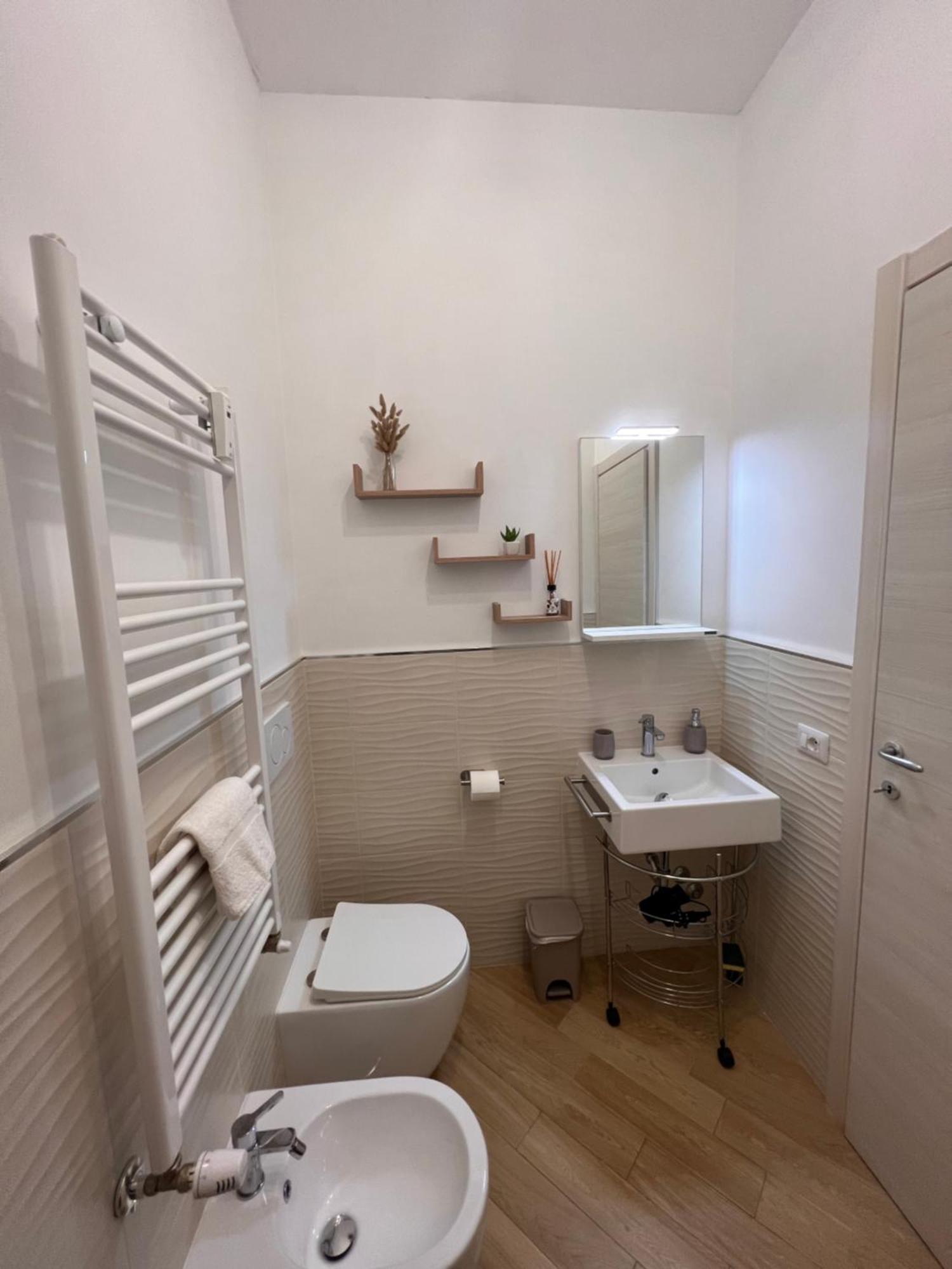 Casa Dharma Hotell Civitavecchia Exteriör bild